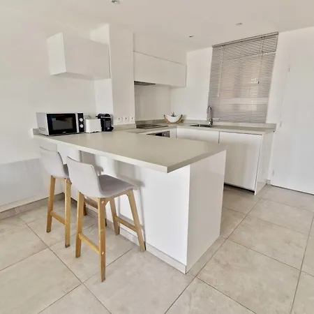 Beautiful Flat With Sea View - Appartement *