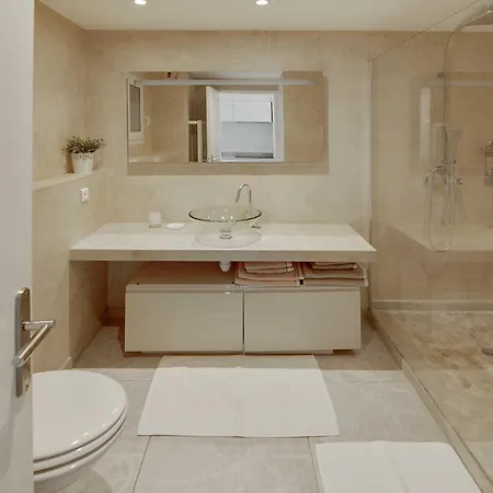 Beautiful Flat With Sea View - Appartement *